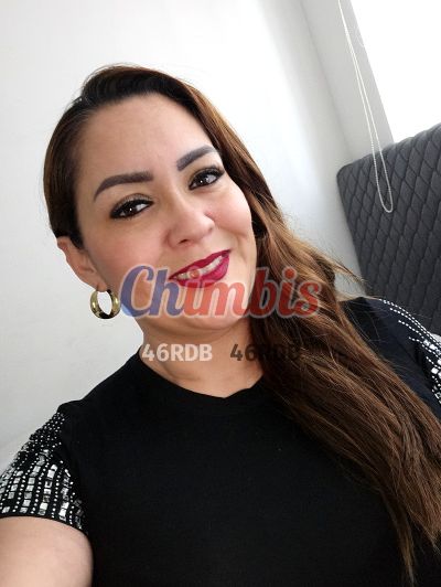 Caro, mujer que hace videollamadas y sexting