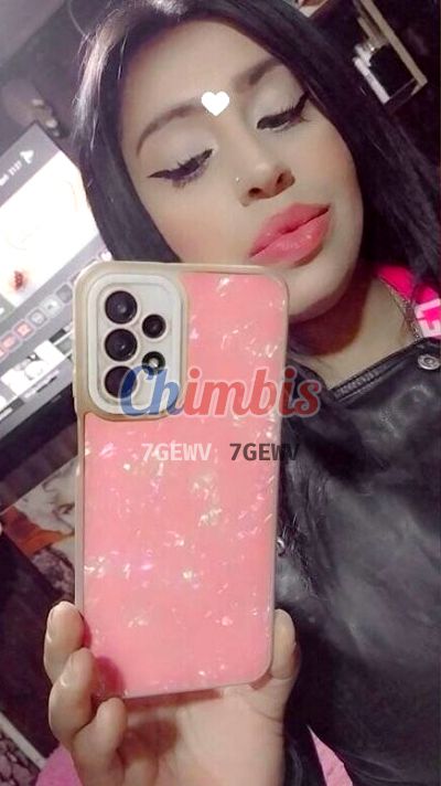 Baby, mujer que hace videollamadas y sexting