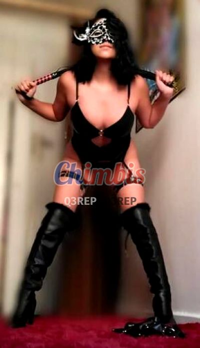 Isha, mujer que hace videollamadas y sexting