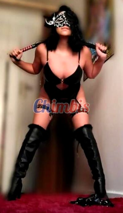 Isha, mujer que hace videollamadas y sexting
