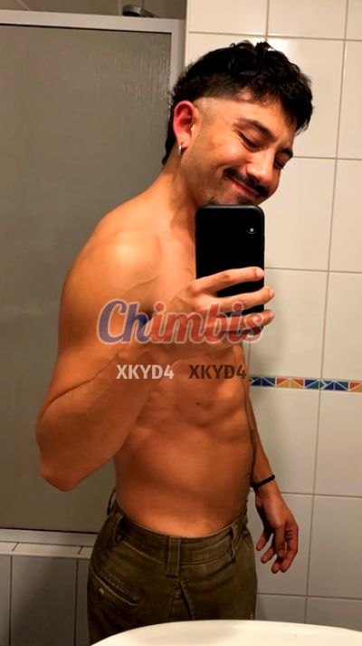Fortunato, hombre que da masajes eróticos en Santiago