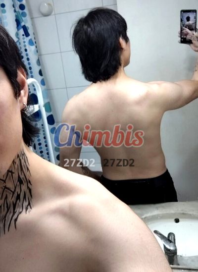 Jazminezaphir, hombre en Metro Parque Bustamante (Santiago)