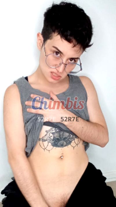 Veneno 950849495, Mujer que hace videollamadas y sexting