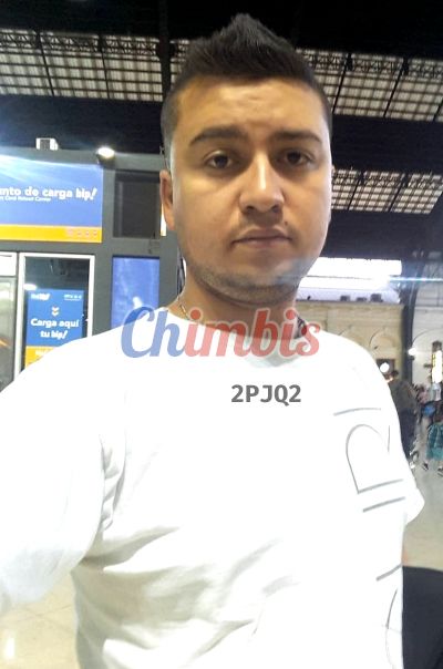 Javier 998683796, Hombre en Metro Universidad de Chile (Santiago)