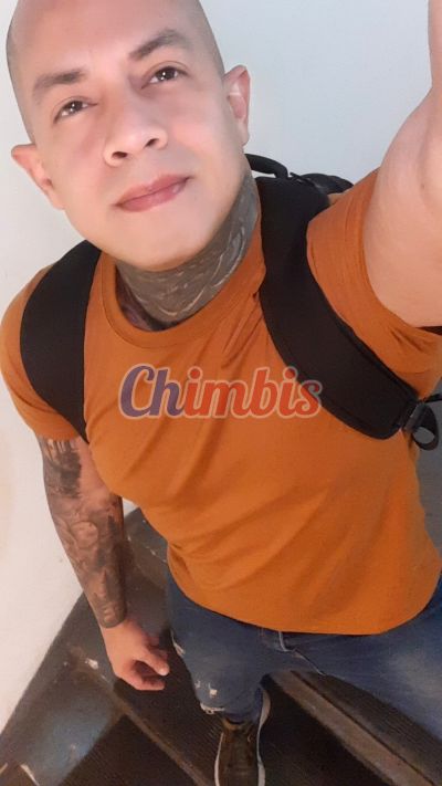 Andres 940078129, Hombre en Metro Universidad de Santiago