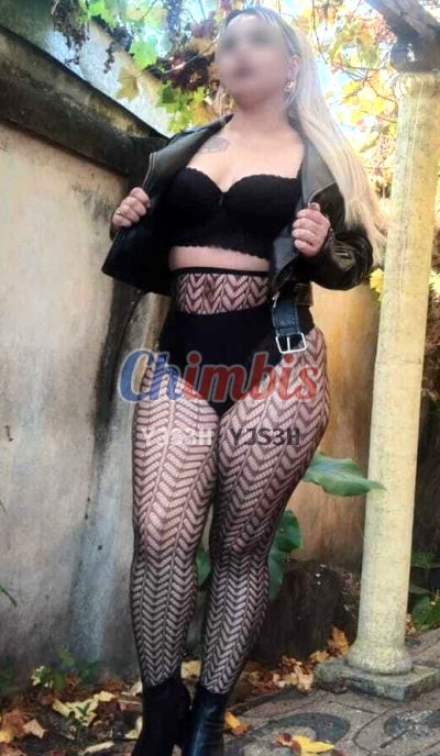 Amanda, mujer que hace videollamadas y sexting