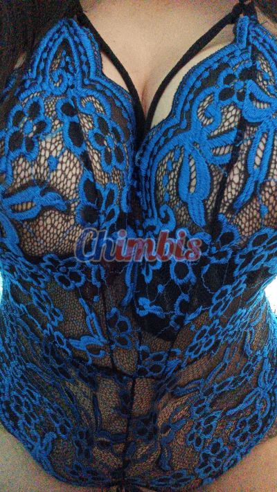 Curvy sex, mujer que hace videollamadas y sexting