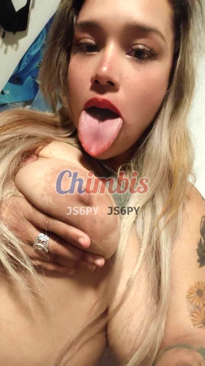 Andrea, mujer que hace videollamadas y sexting