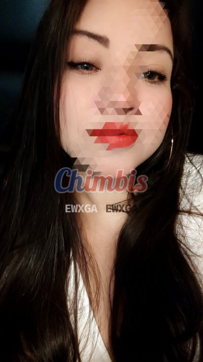 Aitana, mujer que hace videollamadas y sexting